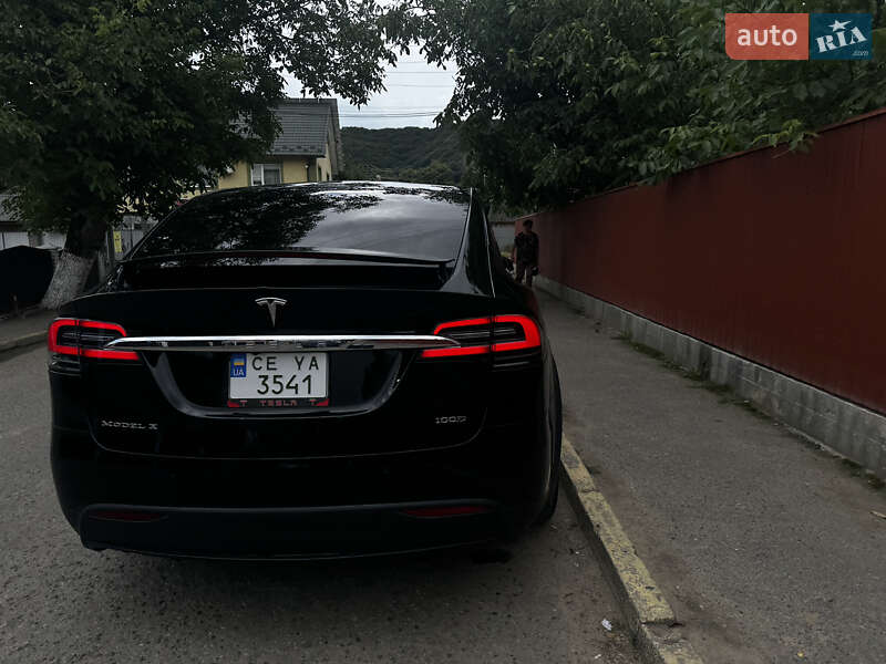 Позашляховик / Кросовер Tesla Model X 2018 в Чернівцях