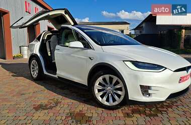 Позашляховик / Кросовер Tesla Model X 2018 в 
