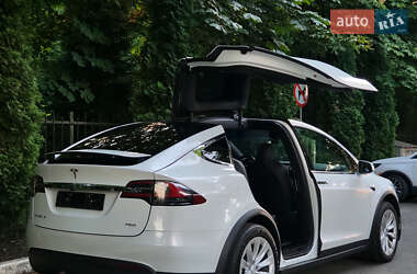 Позашляховик / Кросовер Tesla Model X 2018 в 