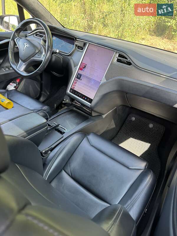 Позашляховик / Кросовер Tesla Model X 2017 в Львові