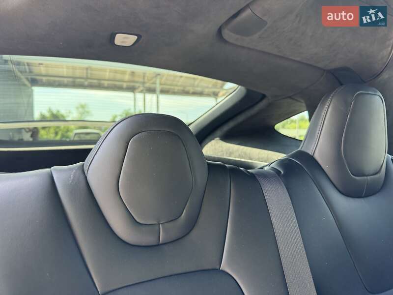 Позашляховик / Кросовер Tesla Model X 2017 в Львові