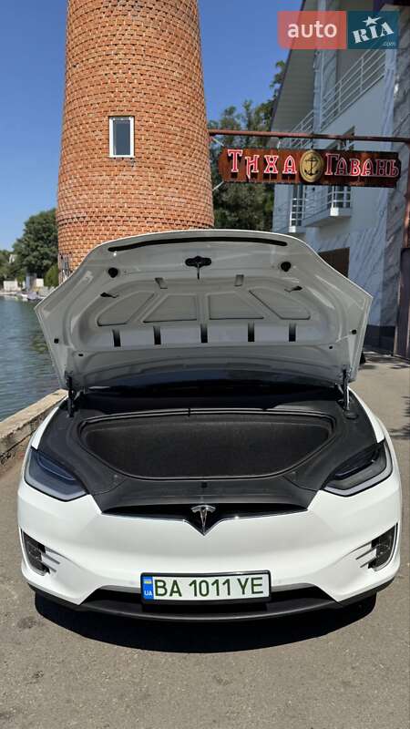 Позашляховик / Кросовер Tesla Model X 2019 в Кропивницькому
