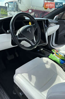 Позашляховик / Кросовер Tesla Model X 2019 в 