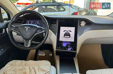 Позашляховик / Кросовер Tesla Model X 2018 в 