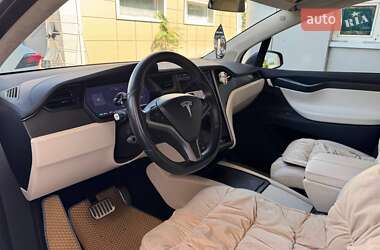 Позашляховик / Кросовер Tesla Model X 2018 в 