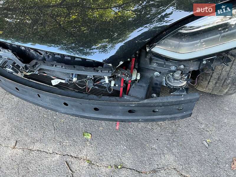 Внедорожник / Кроссовер Tesla Model X 2016 в Умани