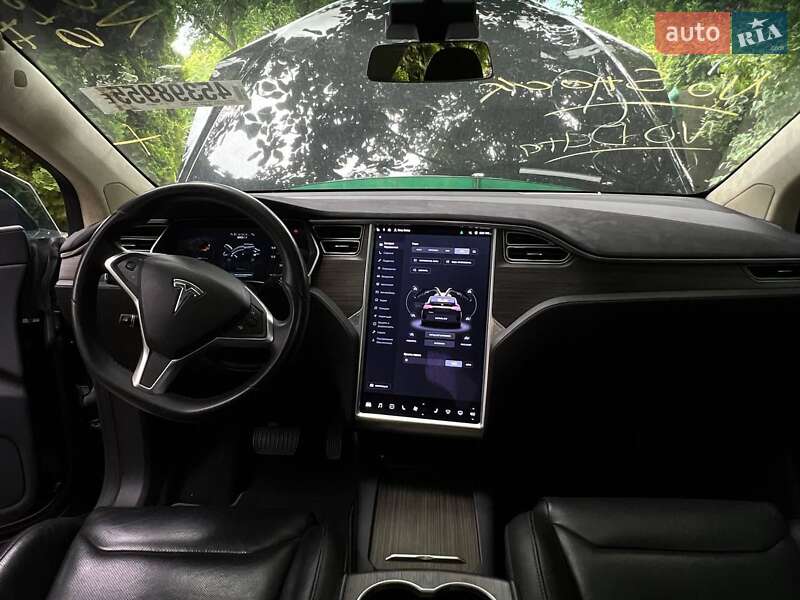 Внедорожник / Кроссовер Tesla Model X 2016 в Умани