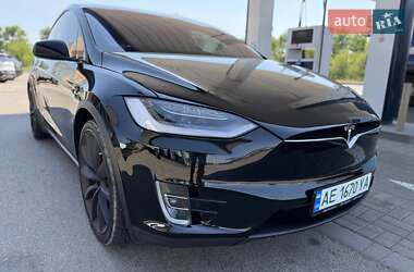 Позашляховик / Кросовер Tesla Model X 2019 в 