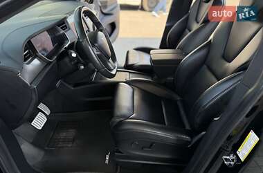 Позашляховик / Кросовер Tesla Model X 2019 в 