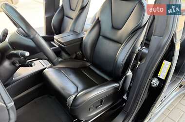 Позашляховик / Кросовер Tesla Model X 2019 в 