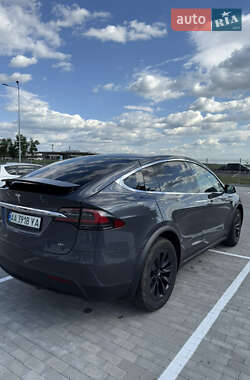 Позашляховик / Кросовер Tesla Model X 2017 в 