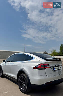 Внедорожник / Кроссовер Tesla Model X 2016 в 
