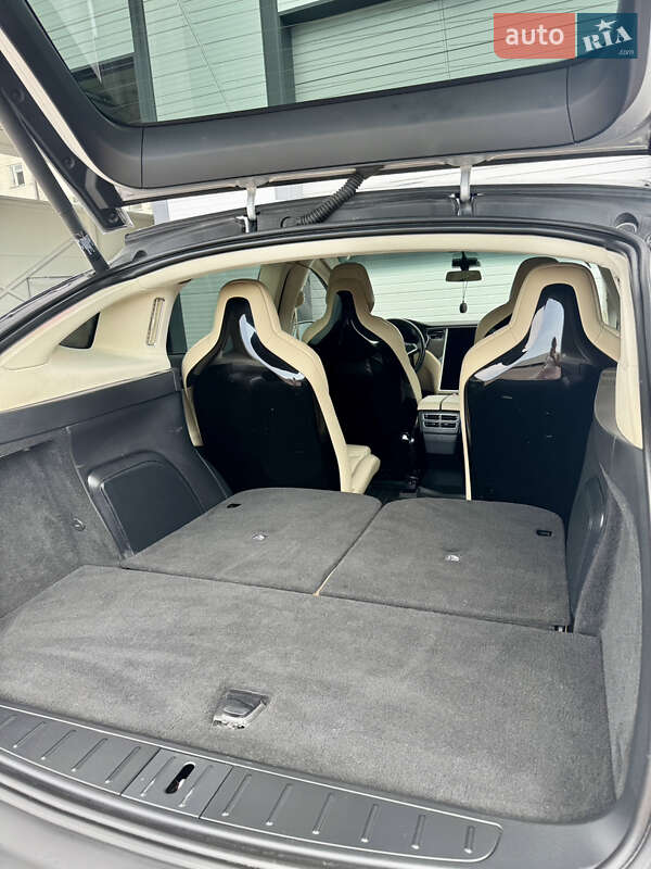 Позашляховик / Кросовер Tesla Model X 2016 в Житомирі