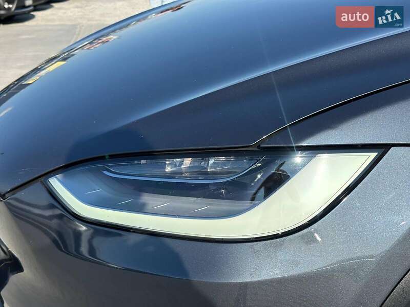 Позашляховик / Кросовер Tesla Model X 2020 в Львові
