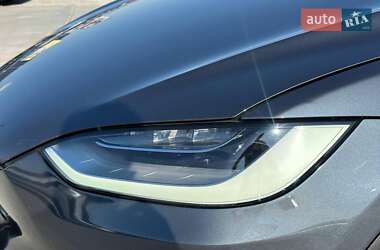 Позашляховик / Кросовер Tesla Model X 2020 в 
