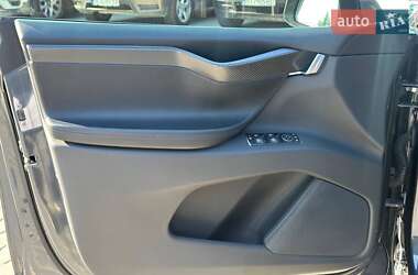 Позашляховик / Кросовер Tesla Model X 2020 в 