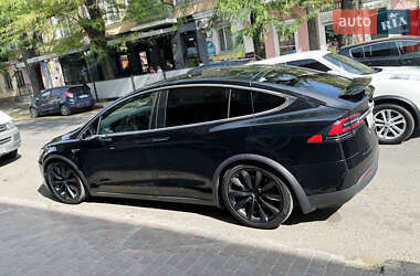Позашляховик / Кросовер Tesla Model X 2020 в 