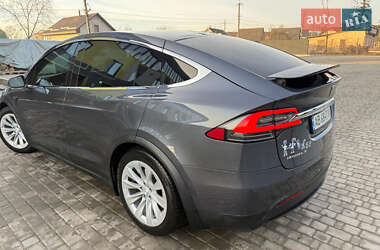 Позашляховик / Кросовер Tesla Model X 2018 в 