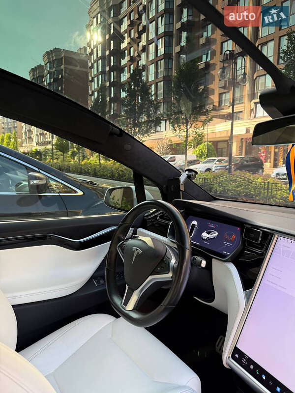 Позашляховик / Кросовер Tesla Model X 2017 в Харкові