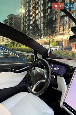 Внедорожник / Кроссовер Tesla Model X 2017 в 