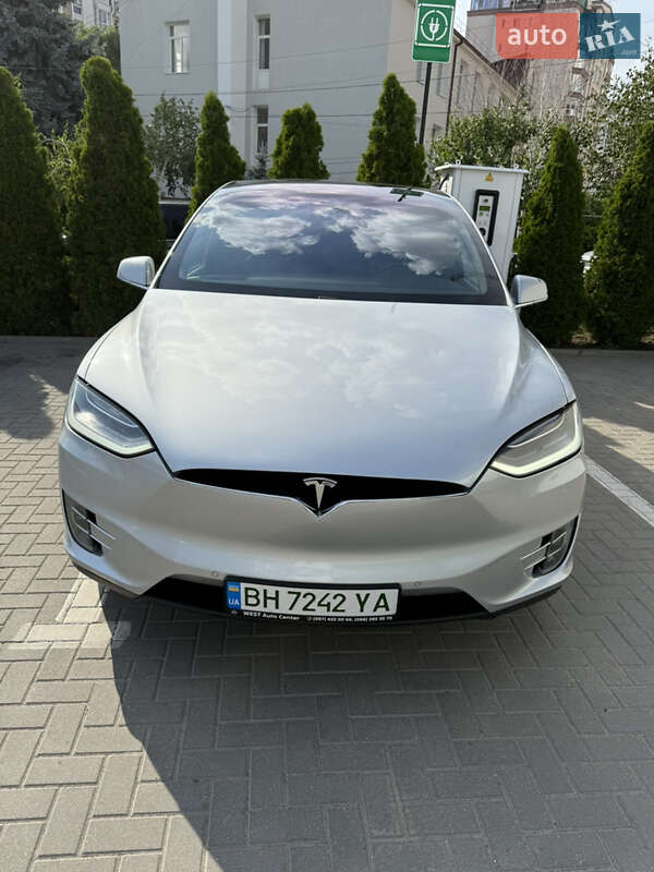 Позашляховик / Кросовер Tesla Model X 2016 в Одесі