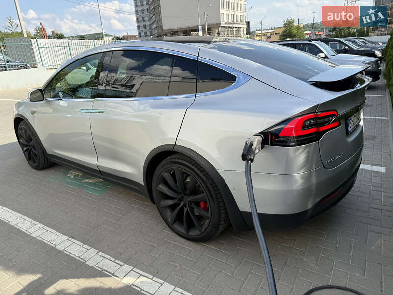 Позашляховик / Кросовер Tesla Model X 2016 в Одесі
