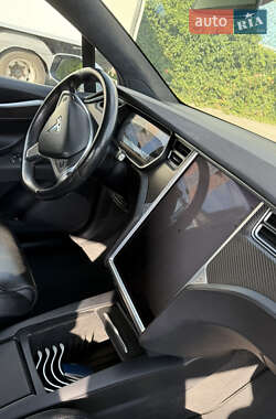 Внедорожник / Кроссовер Tesla Model X 2016 в 