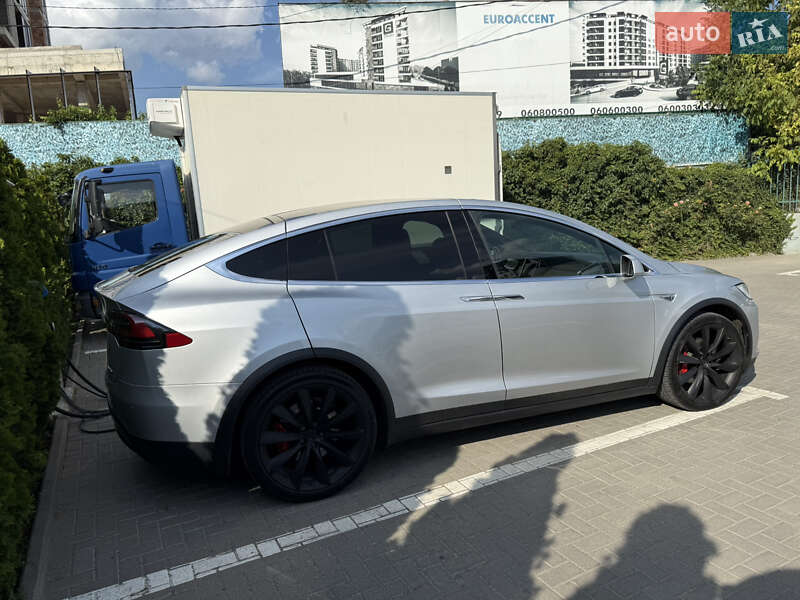 Позашляховик / Кросовер Tesla Model X 2016 в Одесі