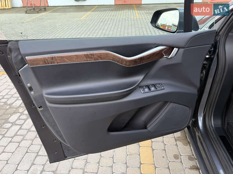 Внедорожник / Кроссовер Tesla Model X 2017 в Львове