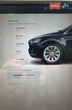 Позашляховик / Кросовер Tesla Model X 2017 в 