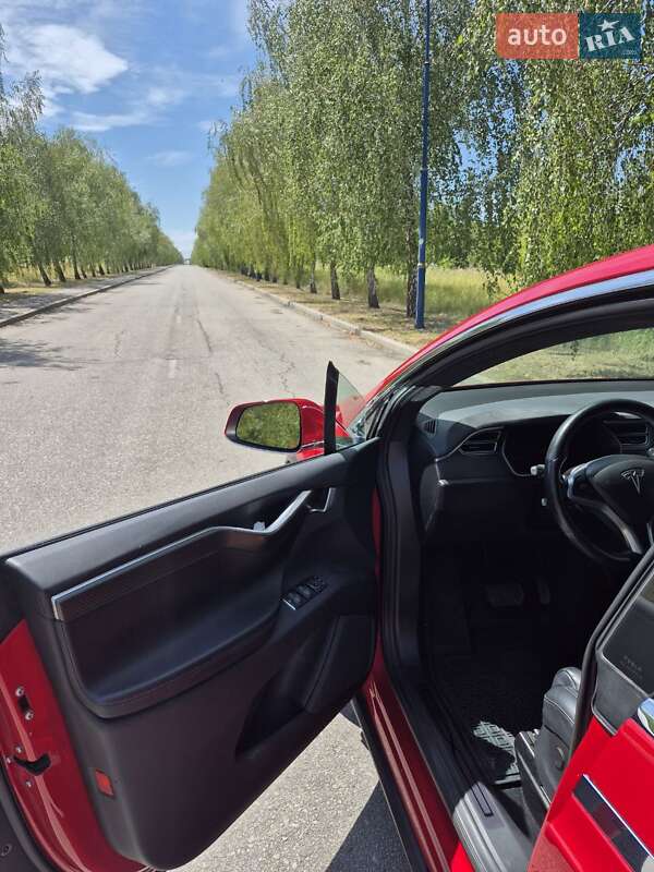 Позашляховик / Кросовер Tesla Model X 2017 в Запоріжжі