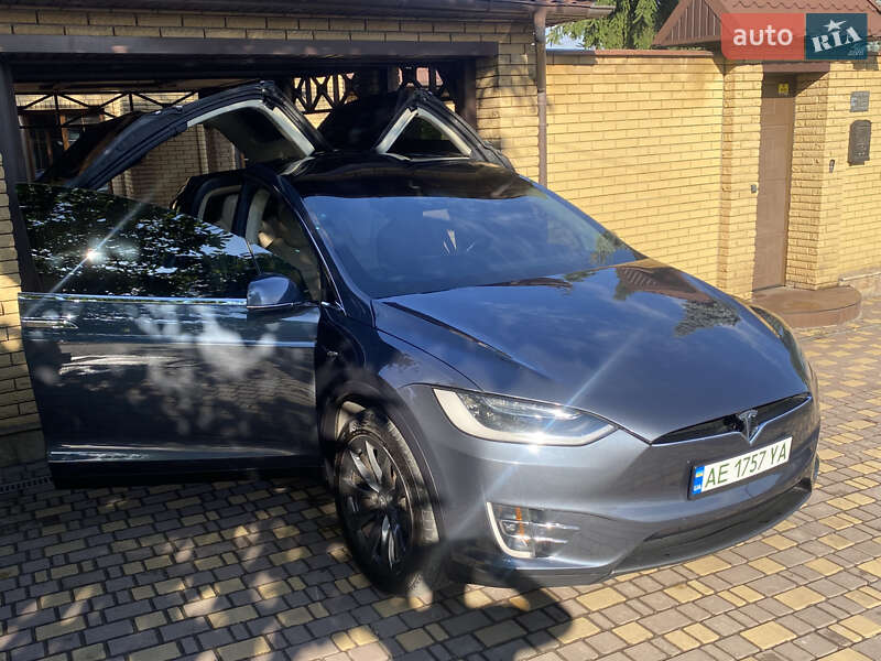 Позашляховик / Кросовер Tesla Model X 2016 в Запоріжжі