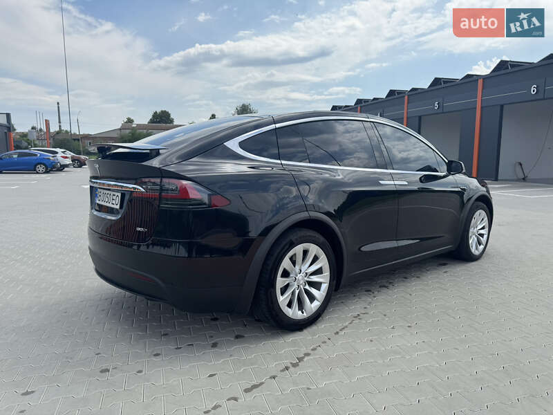 Позашляховик / Кросовер Tesla Model X 2017 в Вінниці