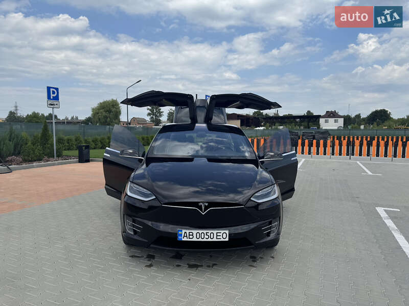 Позашляховик / Кросовер Tesla Model X 2017 в Вінниці