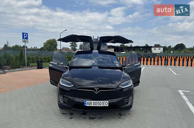 Позашляховик / Кросовер Tesla Model X 2017 в 