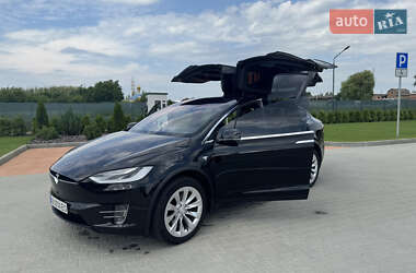 Позашляховик / Кросовер Tesla Model X 2017 в 
