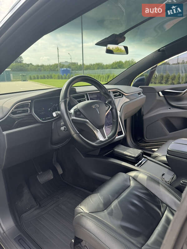 Позашляховик / Кросовер Tesla Model X 2017 в Вінниці