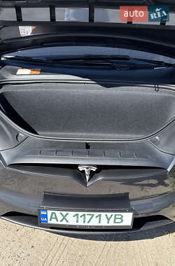 Позашляховик / Кросовер Tesla Model X 2017 в 