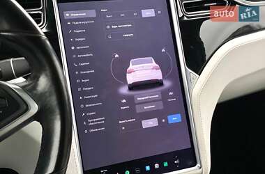 Позашляховик / Кросовер Tesla Model X 2017 в 