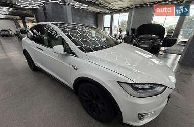 Внедорожник / Кроссовер Tesla Model X 2017 в 