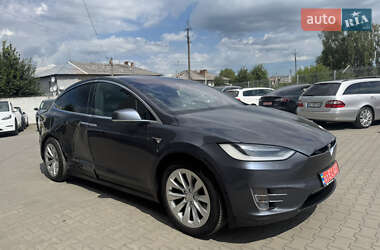 Позашляховик / Кросовер Tesla Model X 2017 в 