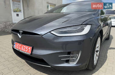 Позашляховик / Кросовер Tesla Model X 2017 в 