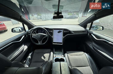 Позашляховик / Кросовер Tesla Model X 2017 в 