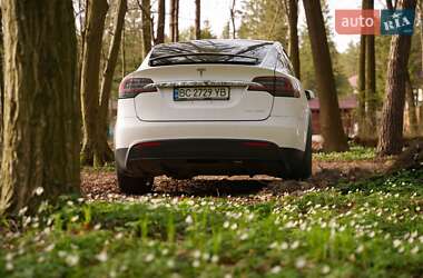 Позашляховик / Кросовер Tesla Model X 2019 в 