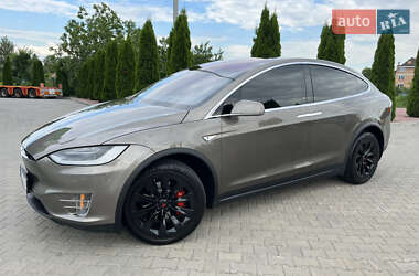 Внедорожник / Кроссовер Tesla Model X 2016 в 