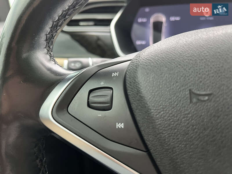 Внедорожник / Кроссовер Tesla Model X 2016 в Киеве фото 29 Внедорожник / Кроссовер Tesla Model X 2016 в Киеве