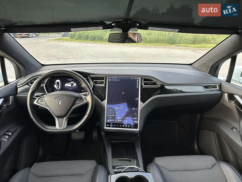 Внедорожник / Кроссовер Tesla Model X 2018 в Радивилове