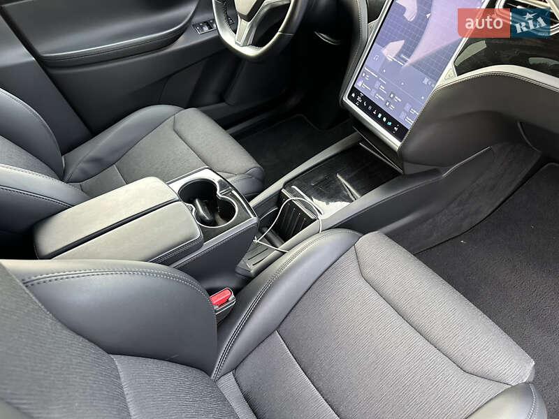 Внедорожник / Кроссовер Tesla Model X 2018 в Радивилове