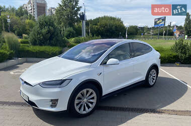 Позашляховик / Кросовер Tesla Model X 2017 в 