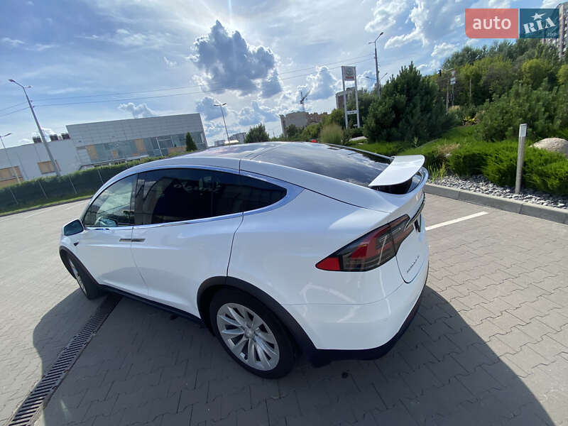 Позашляховик / Кросовер Tesla Model X 2017 в Харкові